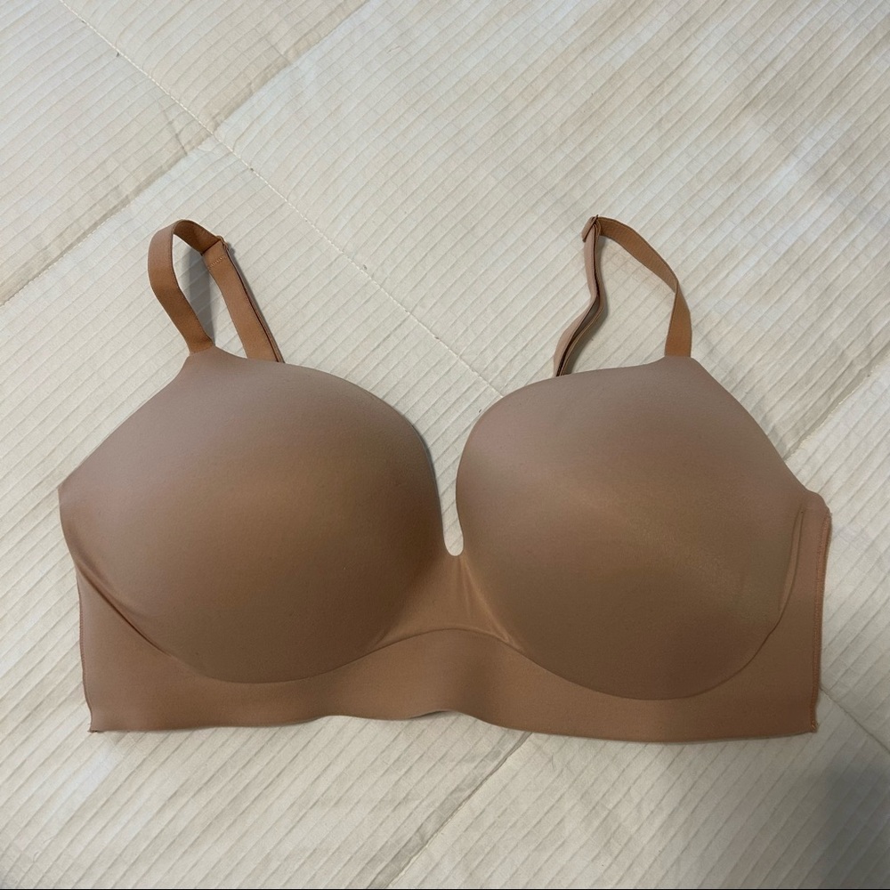 38DD Incredible by Victoria Secret bra